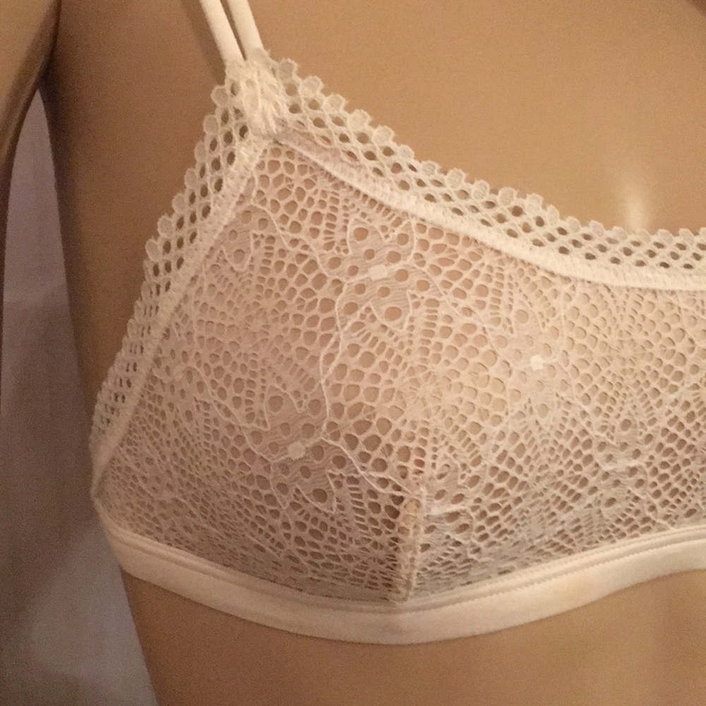 New Victoria's Secret Strappy Crochet Bralette - Picture 4 of 8